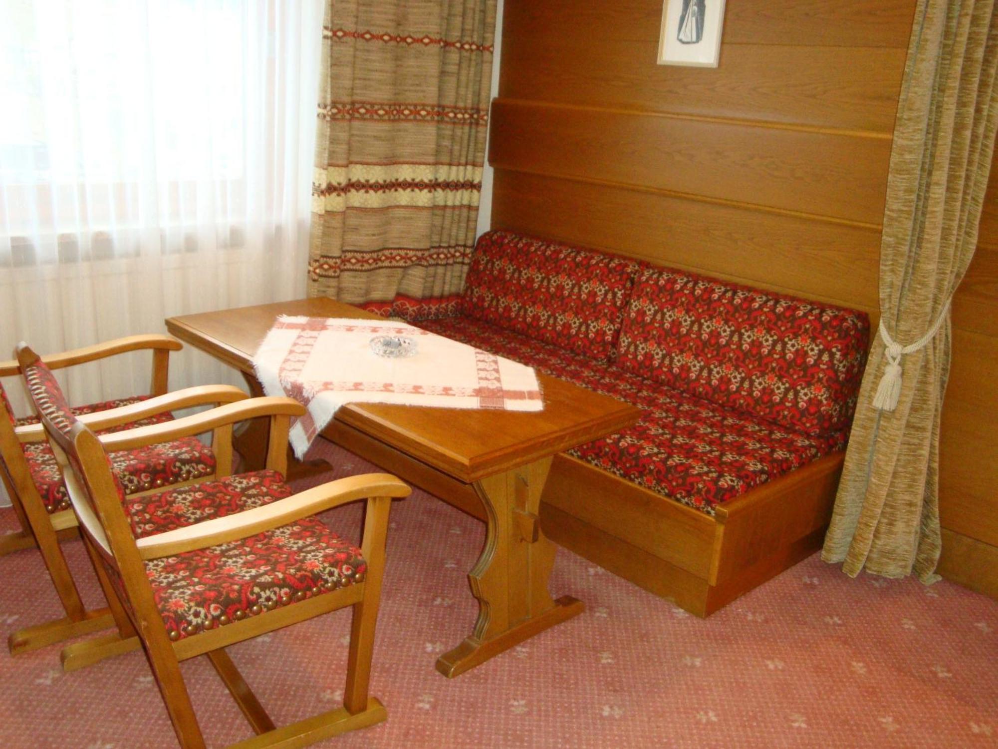 Hotel Garni Val-Sinestra Ишгъл Екстериор снимка