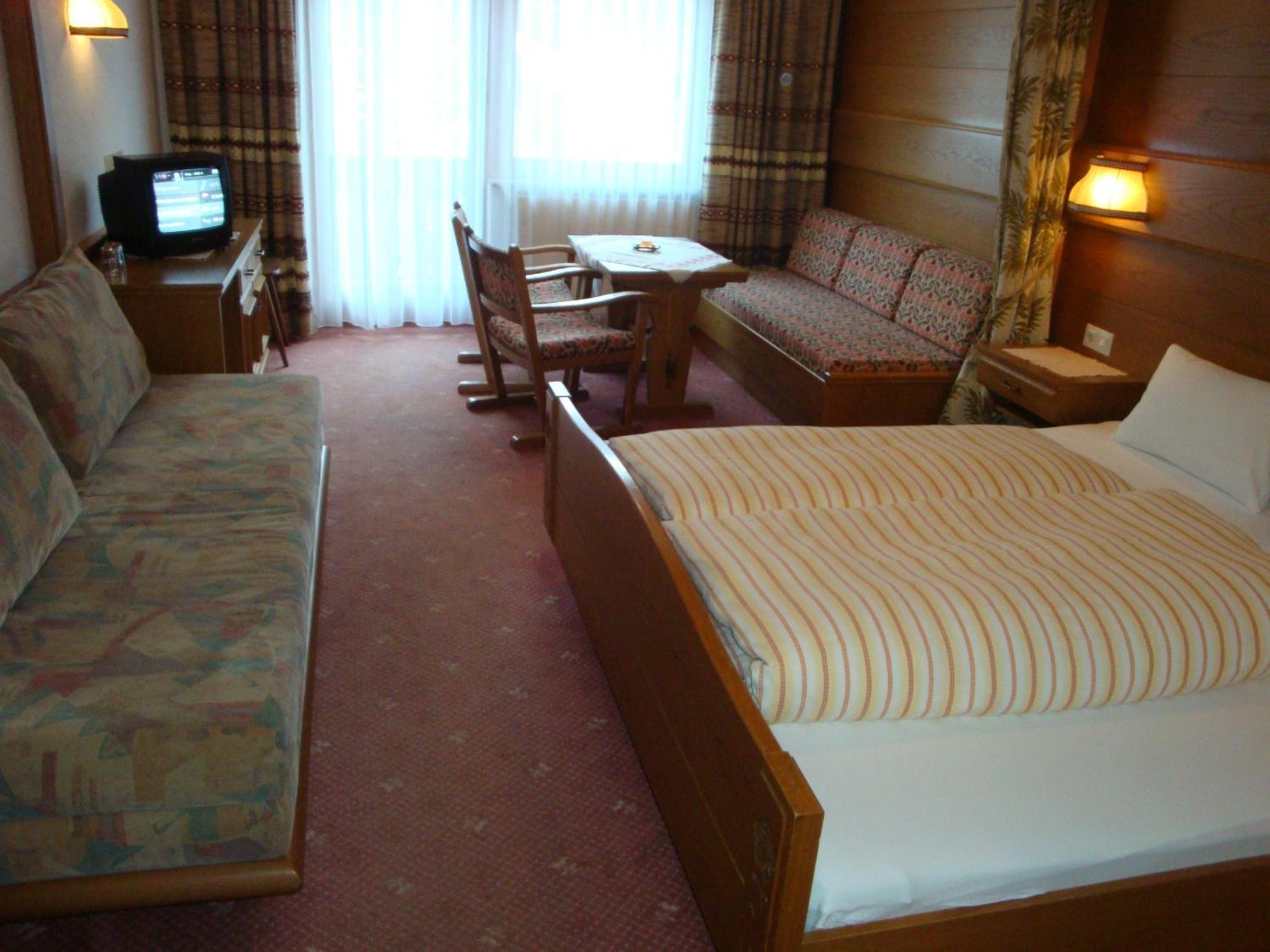 Hotel Garni Val-Sinestra Ишгъл Екстериор снимка